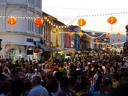 Lardyai Market