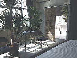 Mustang Nero Hotel