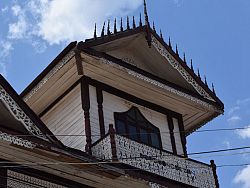 Lampang’s streets are lined with grand teak mansions, a testament to the city’s past as a teak trading centre