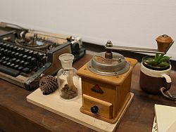 The Old Town coffee shops feature interesting interiors, including family heirlooms, antiques, one-of-a-kind artworks and loads of ‘vintage style’. The atmosphere is eclectic and the shops are fun to explore while sipping on a coffee