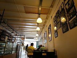 The Old Town coffee shops feature interesting interiors, including family heirlooms, antiques, one-of-a-kind artworks and loads of ‘vintage style’. The atmosphere is eclectic and the shops are fun to explore while sipping on a coffee