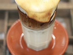 The baristas aim to please and the Old Town coffee shops serve up some great drinks, including Toasted Marshmallow Iced Coffee, Iced Latte, Thai Iced Tea and traditional Kopi. All delicious and unique in their own way