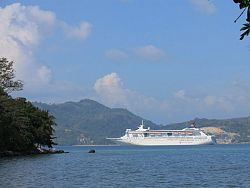 Tri Trang & Paradise Beaches