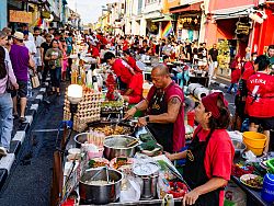 Sunday Walking Street (Talad Yai)