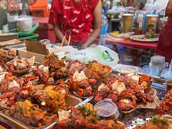 Sunday Walking Street (Talad Yai)