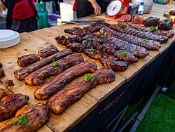 Sunday Walking Street (Talad Yai)