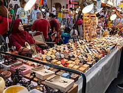 Sunday Walking Street (Talad Yai)