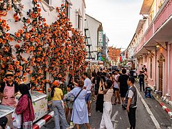Sunday Walking Street (Talad Yai)