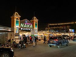Naka Weekend Market (Talad Tai Rod)