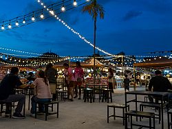 Plernpao Street Market