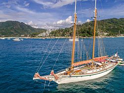 This beautiful 29m schooner Dallinghoo is a popular charter boat,often to be spotted sailing around Myanmar with charter guests.
