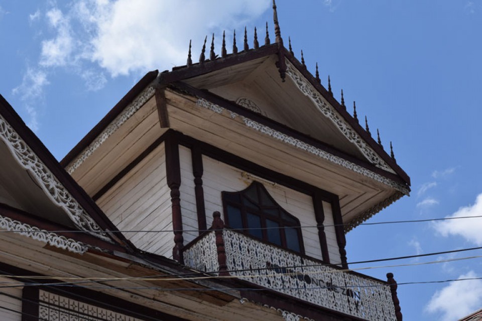 Lampang’s streets are lined with grand teak mansions, a testament to the city’s past as a teak trading centre