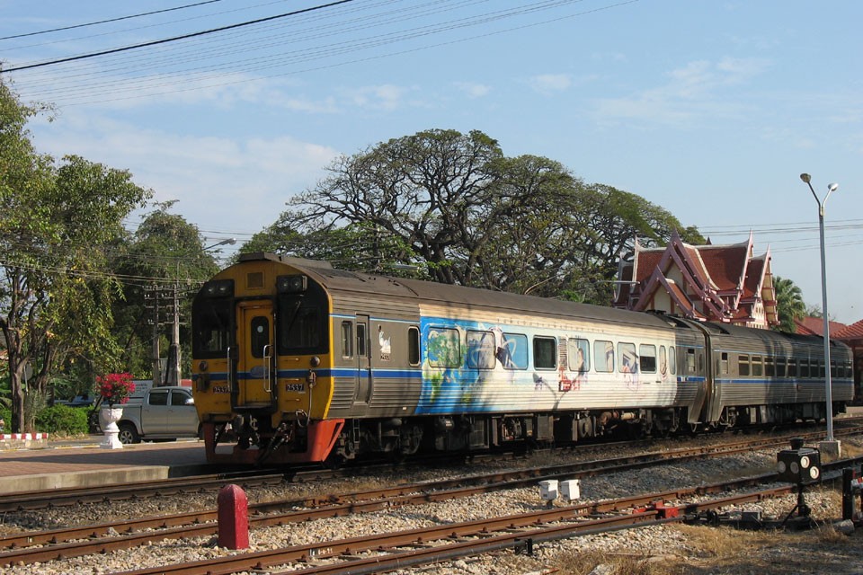 Railway to Hua Hin on the Bangkok – Singapore line