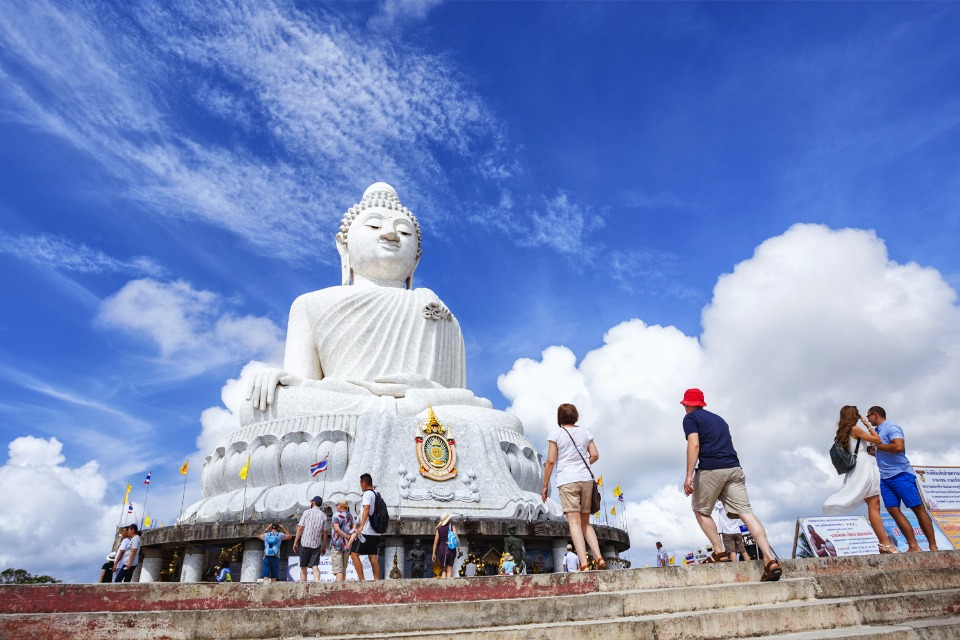 The Big Buddha and Wat Chalong are two of Phuket’s
must-see places