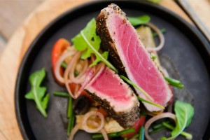Black peppered tuna steak