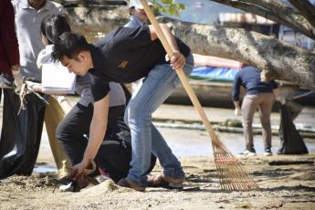 Big Clean-up Friendship beach for a beautiful destination