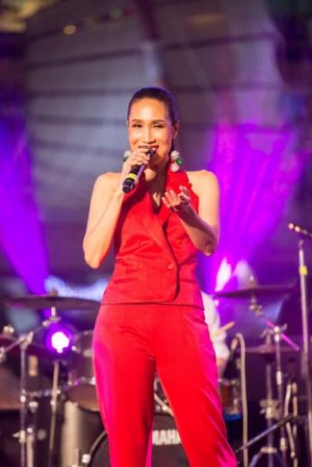 A Legendary Chrismas Concert